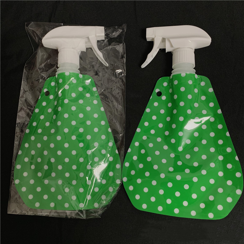 Multifunctional rotating water spray spray water bag environmental protection foldable plastic water trigger pouch supplier