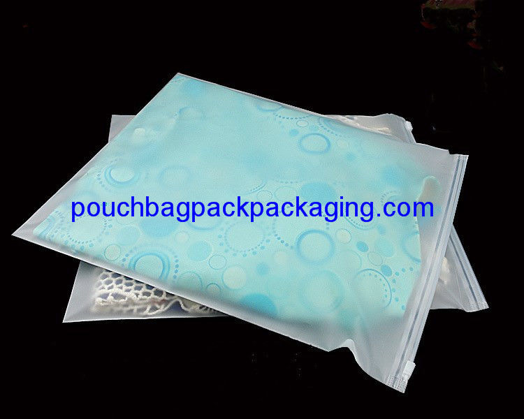 Reclosable clear matt CPE zip seal bag, resealable slide zip seal garment poly bag supplier